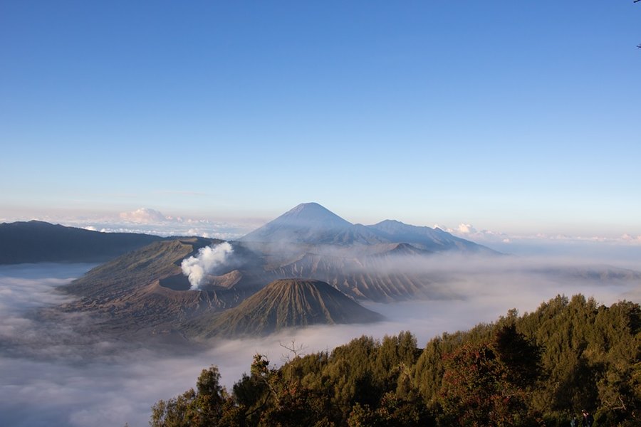 16 THINGS TO DO IN INDONESIA | TOURIST ATTRACTIONS
